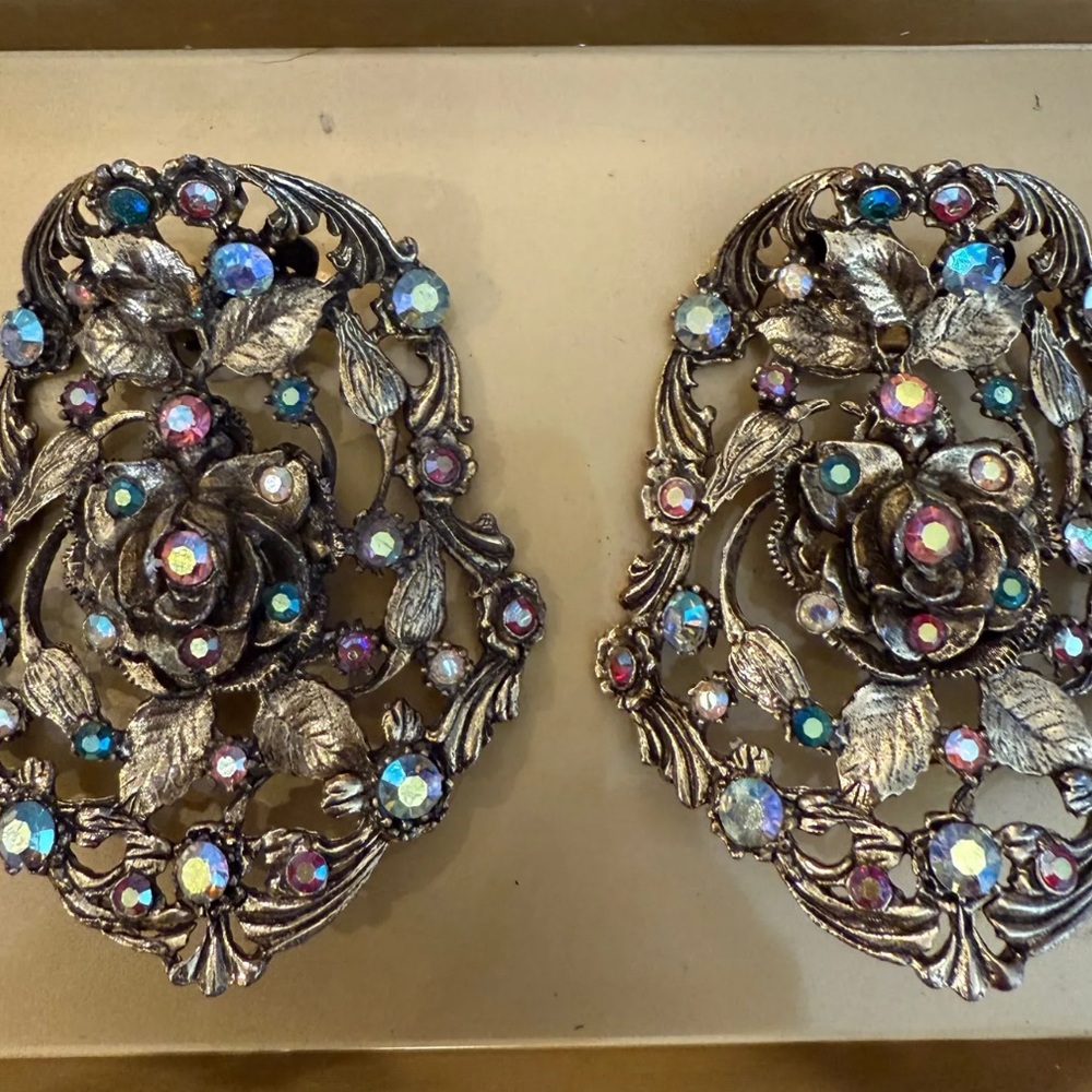 Vintage Musi Floral Shoe Clip Set with Multicolor Gems